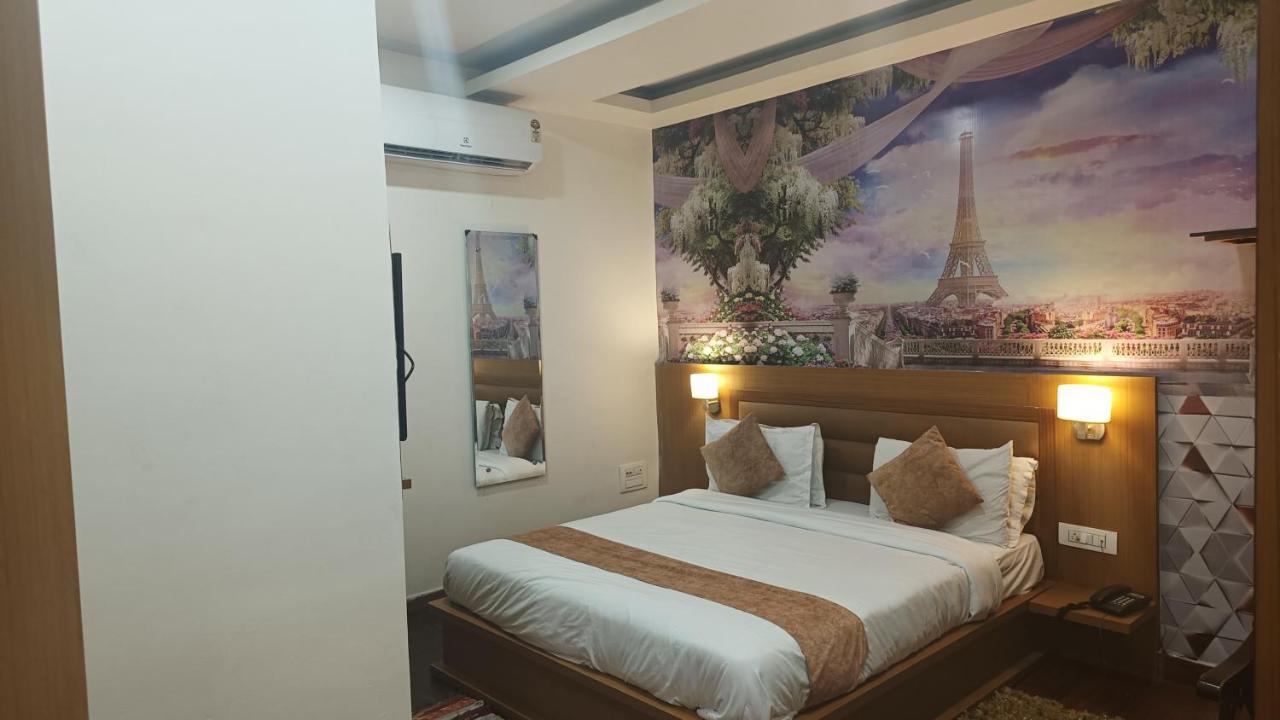 Banyan Hotel&Restro Hisār エクステリア 写真