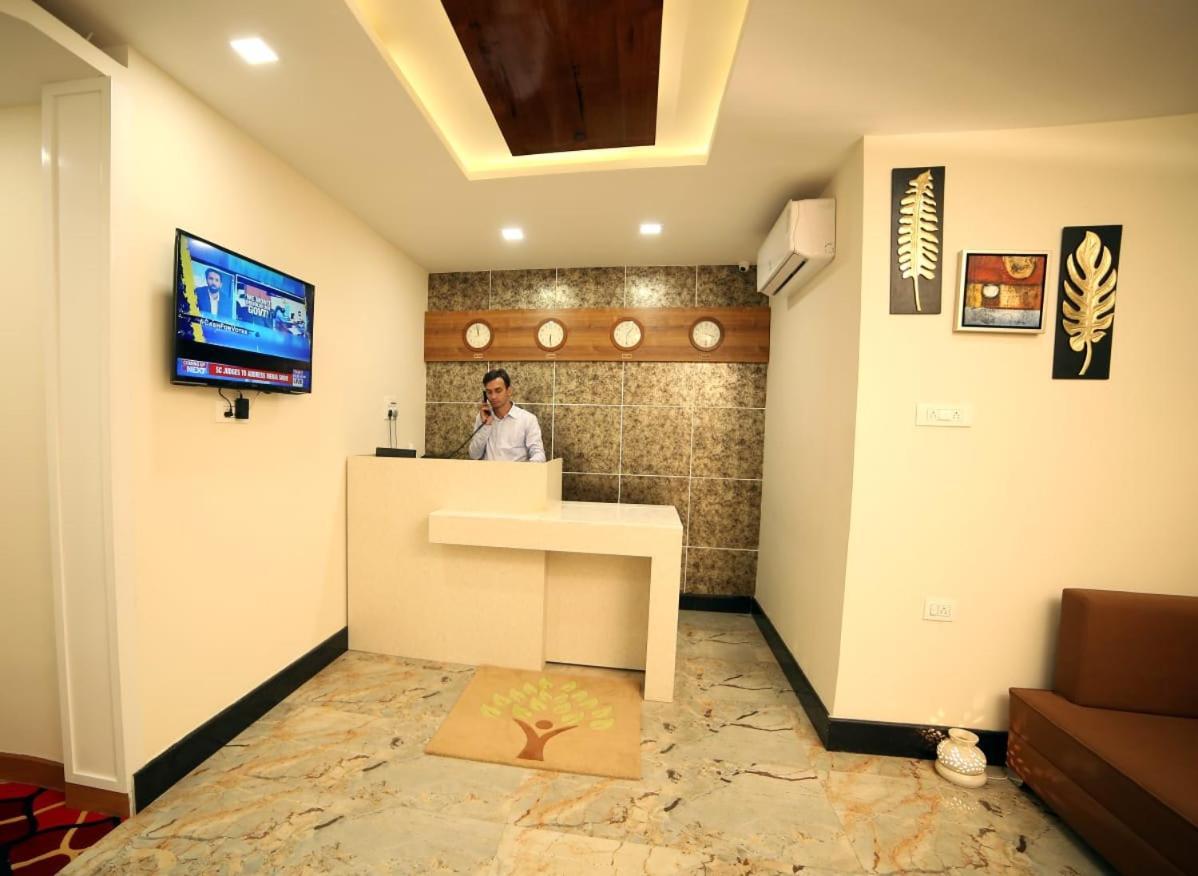 Banyan Hotel&Restro Hisār エクステリア 写真