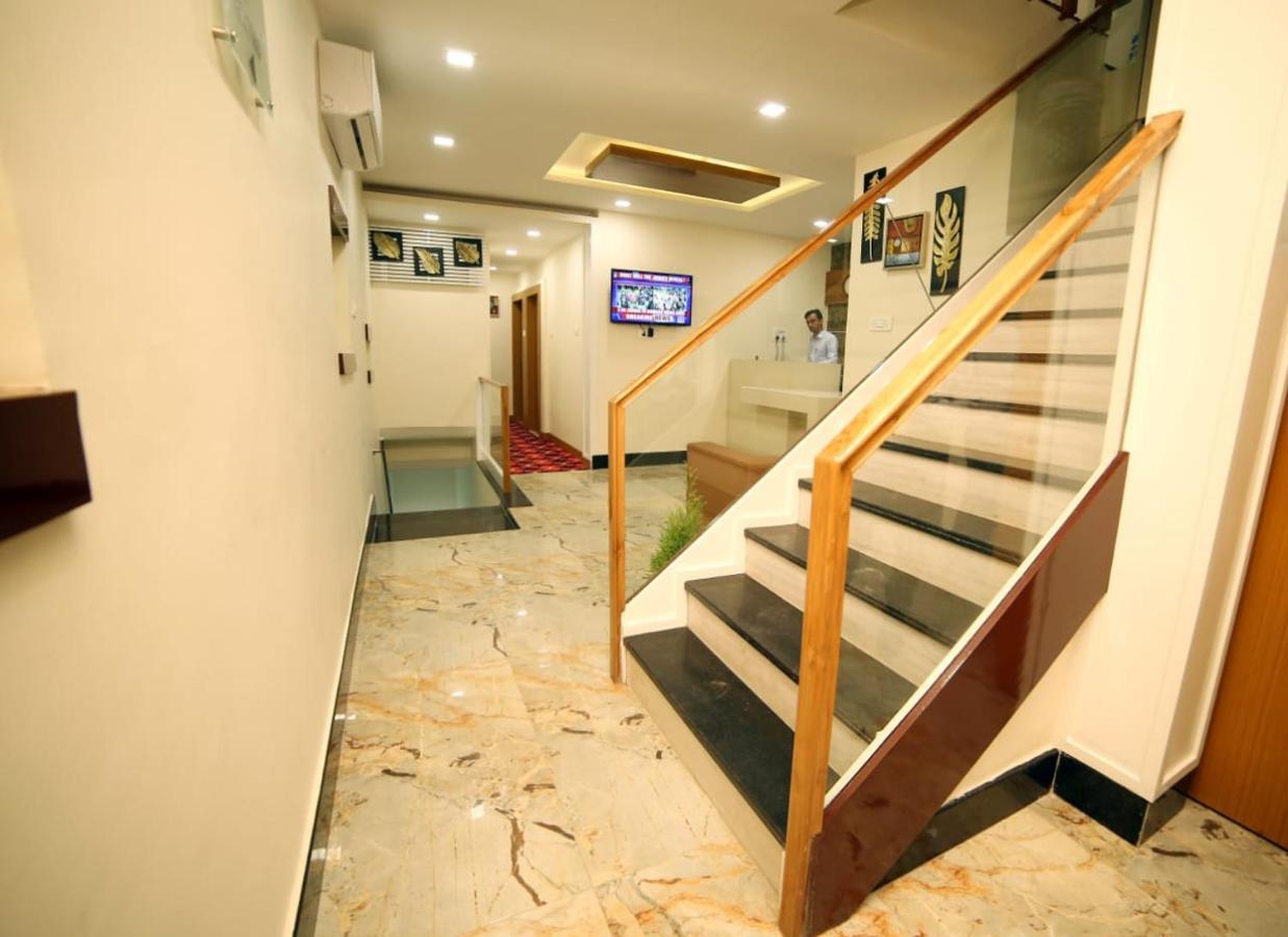 Banyan Hotel&Restro Hisār エクステリア 写真